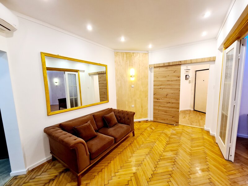 Sala Palatului - Cismigiu Inchiriere apartament 2 camere parter/6, centrala